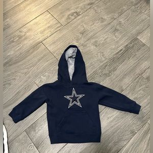 Dallas Cowboys hoodie size 2T, unisex navy color,used but in excellent condition